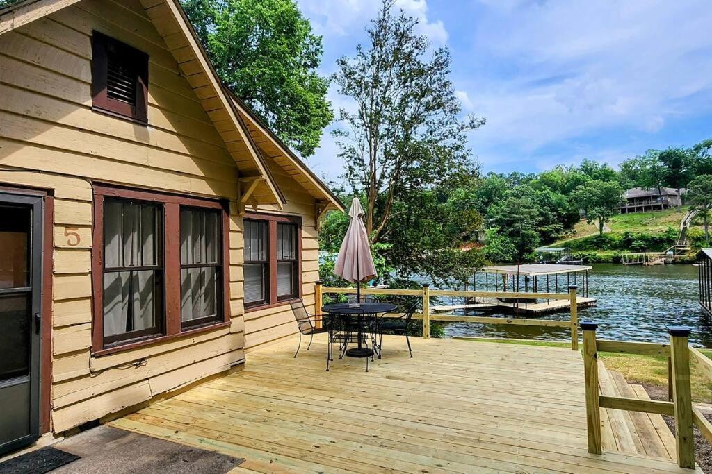#05 - Lakefront Two Bedroom Cottage- Pet Friendly ฮอตสปริงส์ ภายนอก รูปภาพ
