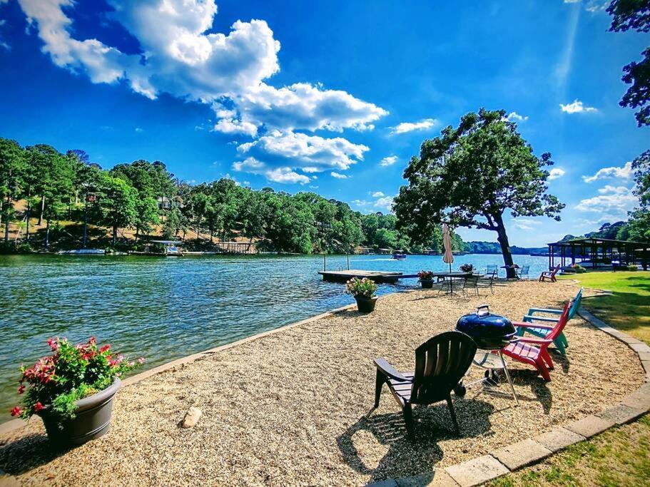 #05 - Lakefront Two Bedroom Cottage- Pet Friendly ฮอตสปริงส์ ภายนอก รูปภาพ