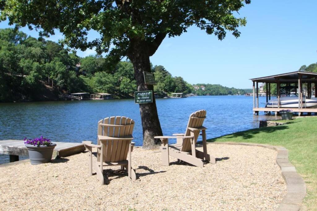 #05 - Lakefront Two Bedroom Cottage- Pet Friendly ฮอตสปริงส์ ภายนอก รูปภาพ