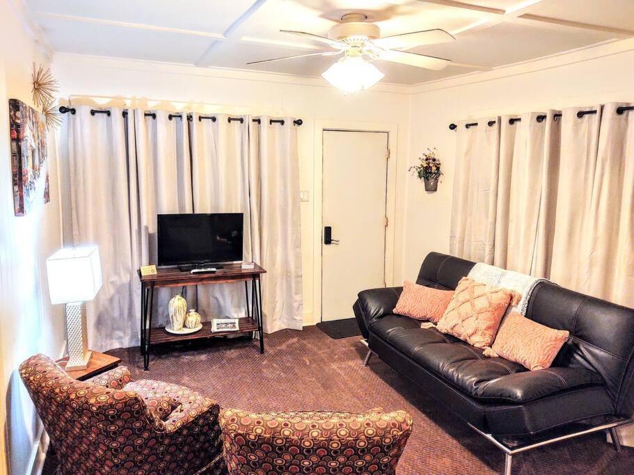 #05 - Lakefront Two Bedroom Cottage- Pet Friendly ฮอตสปริงส์ ภายนอก รูปภาพ